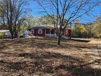 217 N County Line Rd, Windsor, MO 65360
