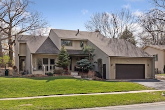 8124 Tierneys Woods Rd, Bloomington, MN 55438