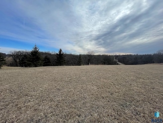 2105 N Bellingrath Cir, Sioux Falls, SD 57110