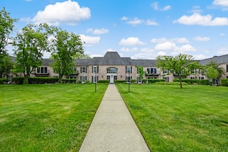 136 Carriage Way Dr Unit C112, Burr Ridge, IL 60527