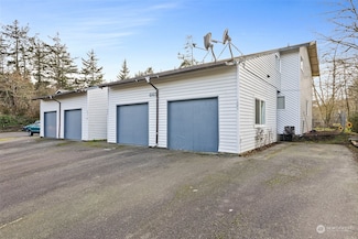 665 Sunset Ave NE, Ocean Shores, WA 98569