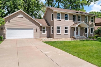 13545 Glasgow Ln, Saint Paul, MN 55124