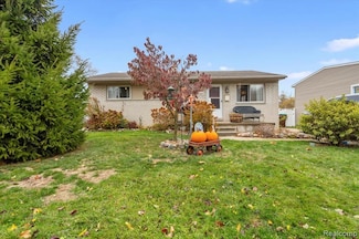 23512 Huron River Dr, Rockwood, MI 48173