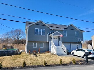 95 Frederick St, Fall River, MA 02721