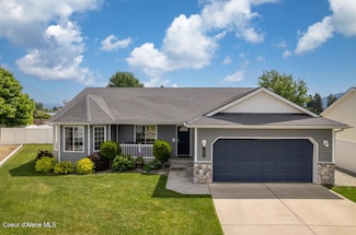 10566 N Seaside St, Hayden, ID 83835