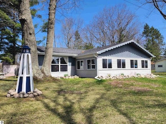 5065 Birch Ct, Hale, MI 48739