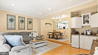 5554 Jowett Ct, Alexandria, VA 22315