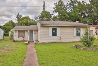 8033 Elrod St, Houston, TX 77017