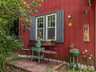 69 N River St, Morrisville, VT 05661