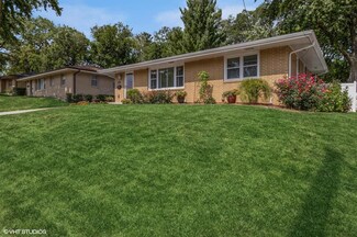 1803 Hillside St, West Des Moines, IA 50265