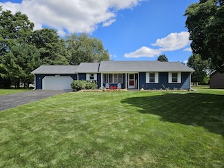 48877 Hickory Ln, Mattawan, MI 49071