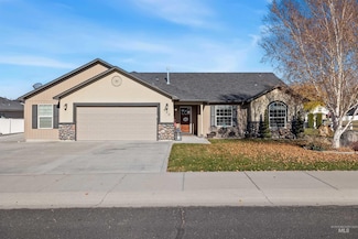 800 Kelli Ln, Filer, ID 83328