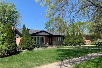 8632 New England Ave, Burbank, IL 60459