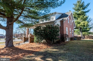 1037 N Valley Forge Rd, Berwyn, PA 19312