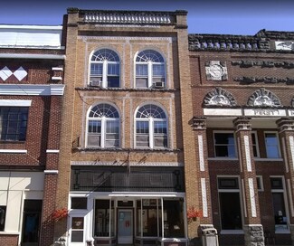 392 S Railroad Ave, Honaker, VA 24260