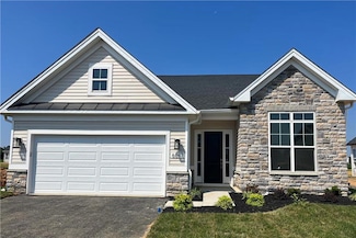 6847 Sycamore Dr, Bath, PA 18014