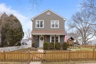 1039 Manchester Course, Geneva, IL 60134