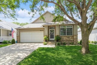 7955 Wistful Vista Dr Unit 22, West Des Moines, IA 50266