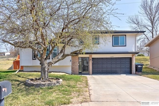 11420 Laci Cir, Omaha, NE 68137