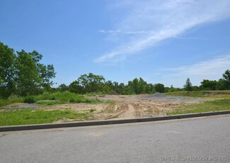 1605 Old Place N, Sand Springs, OK 74063