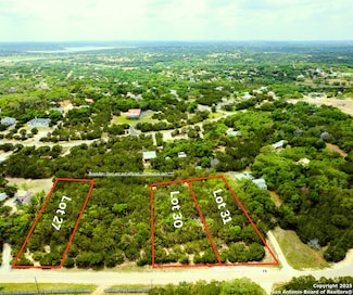 1868 Owl, Canyon Lake, TX 78133