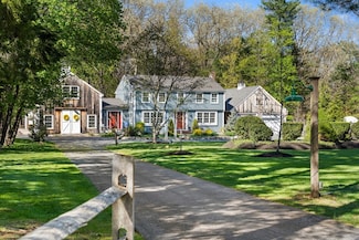 24 Monument St, Wenham, MA 01984