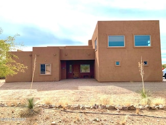 3305 W Acorn Ln, Benson, AZ 85602