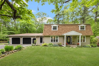 12 Robin Vale Dr, North Scituate, RI 02857