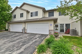 2425 Fox River Pkwy Unit H, Waukesha, WI 53189