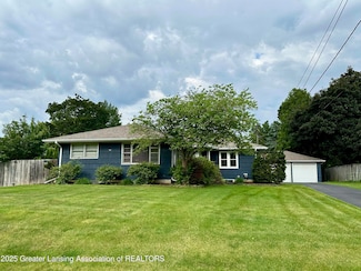 943 Lantern Hill Dr, East Lansing, MI 48823