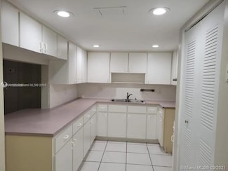 1900 W 68th St Unit G200, Hialeah, FL 33014