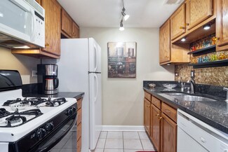 169 E Palatine Rd Unit H, Palatine, IL 60067