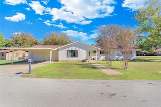 807 Davis St, Grandview, TX 76050