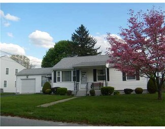 54 Woodland St, Cumberland, RI 02864