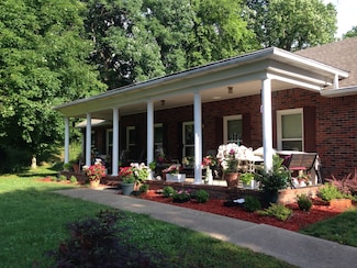 401 Lakeside Dr, Springfield, TN 37172