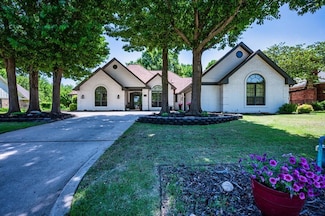 4716 Crystal Lakes Rd, Norman, OK 73072