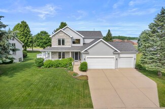 859 Fox Run Ct, Oregon, WI 53575