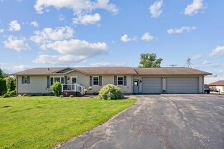 420 Woodruff St, Aurora, IA 50607