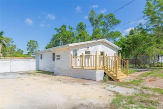 9445 Cardy St, New Port Richey, FL 34654