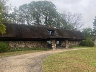 11 Pembroke Ln, Oak Brook, IL 60523