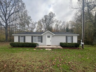 409 Hilltop Dr, Clarksville, TN 37040