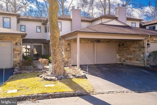 26 Woodmont Dr, Lawrence Township, NJ 08648