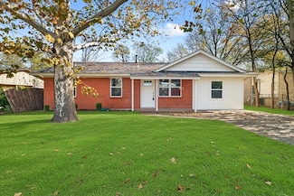 908 N 8th St, Sanger, TX 76266