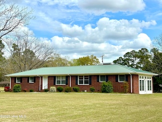 12261 Old Johns Rd, Laurinburg, NC 28352