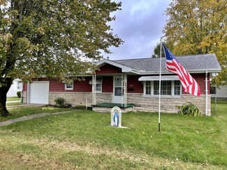 302 NE 2nd St, Loogootee, IN 47553