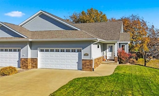 812 N Croell Ave, Tiffin, IA 52340