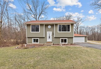 1160 Cardinal Ct, Chesterton, IN 46304