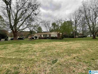 813 Tampa Ln NE, Birmingham, AL 35215