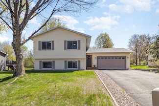 14707 Burnell Park Dr, Burnsville, MN 55306