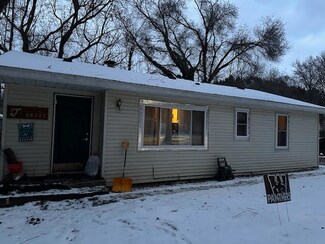 68332 Holiday Ct, Benton Harbor, MI 49022